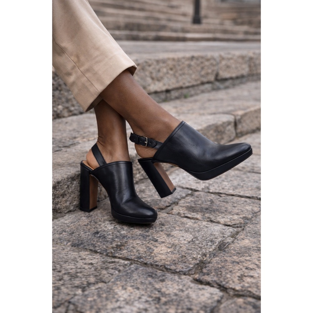 Coach Carmine Black Soft Veg Leather Slingback Platform Block Heel Mules size 7